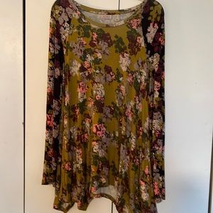 Logo Shark bite floral tunic